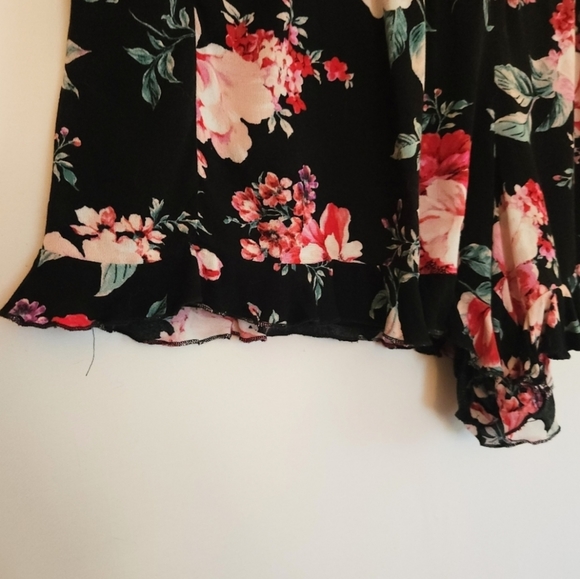 1Torrid Black Floral High-Rise Short with pockets size 3 - Picture 4 of 10